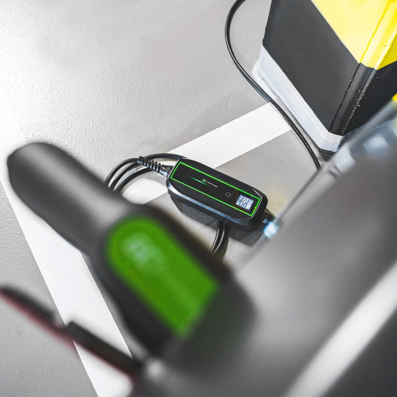 GC EV PowerCable 3.6kW Schuko - Type 1 mobile charger for charging electric cars and Plug-In hybrids GC EV PowerCable 3.6kW Schuko - Type 1 mobile charger for charging electric cars and Plug-In hybrids